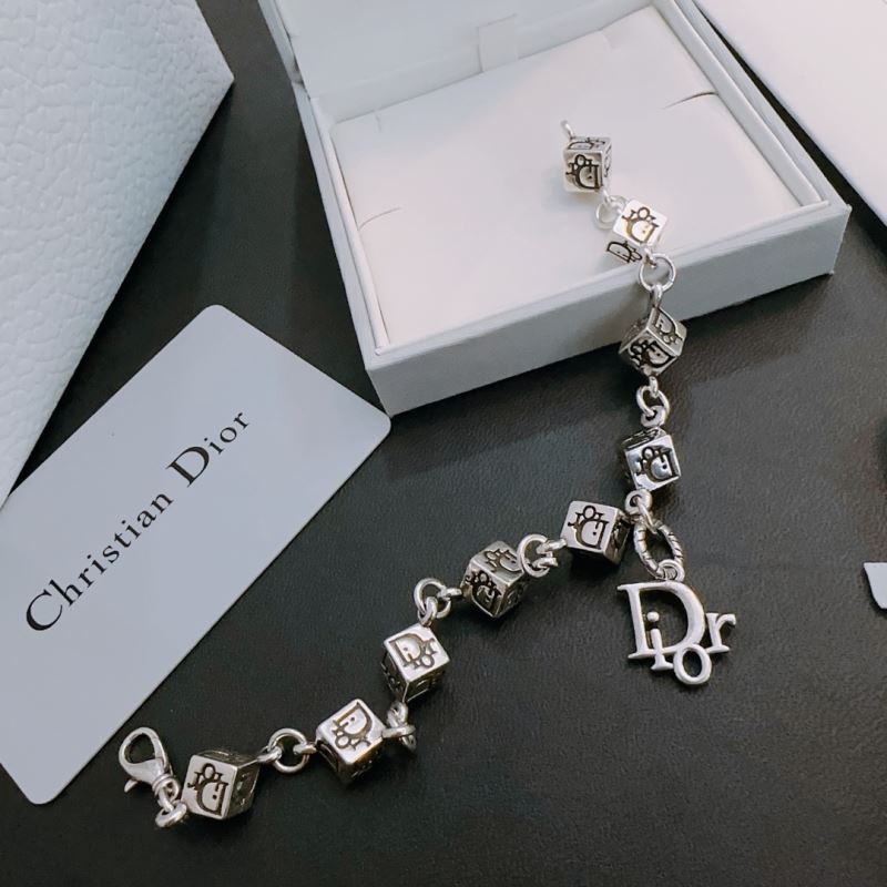 chr1st1an D10r bracelets
